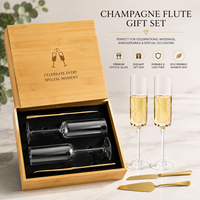 Ensemble de flûtes à champagne Shunstone Mr & Mrs, verres à toasts, cadeau avec couteau et serveur à gâteau de mariage dorés pour les jeunes mariés