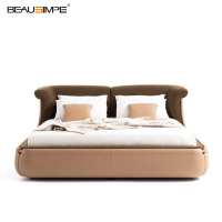 Lit rembourré design Cà Foscari, taille personnalisée et style moderne – Parfait pour chambres de villas contemporaines et intér