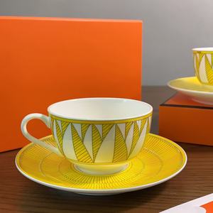 Tasse à café et soucoupe en céramique, accessoire élégant pour les fêtes de mariage de style européen - Product Image 6