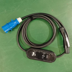 Câble de recharge portable pour véhicules électriques Tesla Type 1 de haute qualité 7 kW 32 A avec écran LCD et courant réglable - Product Image 1