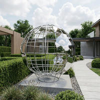 Escultura de Esfera con Mapa del Mundo, de Acero Inoxidable Pulido con Acabado Espejo, Diseño Moderno con Recortes, para Decoración de Jardín, Parque o Plaza