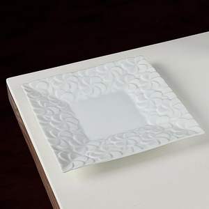 Piatto da portata <span class=keywords><strong>quadrato</strong></span> <span class=keywords><strong>bianco</strong></span> in ceramica con fiori in rilievo, in porcellana, per la casa, la cucina, matrimoni, banchetti e decorazioni da tavola - Product Image 4