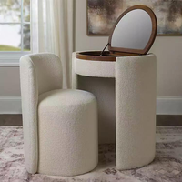 Ensemble de coiffeuse moderne compacte rembourrée avec miroir rabattable, rangement dissimulé et tabouret peu encombrant pour chambre à coucher