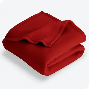 ผ้าห่มโพลีเอสเตอร์แบบพกพาสีแดงสีน้ำเงินผ้าห่มขนแกะขั้วโลกสำหรับโซฟา