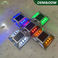 Borne de signalisation routière LED solaire étanche pour allée, avec 6 yeux de chat réfléchissants en aluminium et LED, pour marquage de chaussée surélevée