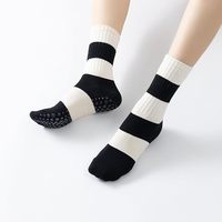 Chaussettes de yoga personnalisées pour femmes, en coton, antidérapantes, avec bordure en silicone, rayées, pour la remise en forme en salle, le Pilates et les sports