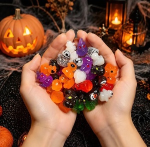 Mini figurines en résine qui brillent dans le noir, motifs de canards, <span class=keywords><strong>démons</strong></span>, fantômes <span class=keywords><strong>et</strong></span> squelettes d'Halloween, décorations de bureau effrayantes <span class=keywords><strong>et</strong></span> mignonnes - Product Image 6