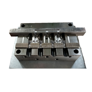 Machine de fabrication de câbles à 3 broches, modules de machine de moulage par injection pour <span class=keywords><strong>crocs</strong></span> - Product Image 6