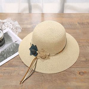 Chapeau de soleil en paille tressée pour femme, style bob, à petite visière, pour la plage, les voyages et la pêche, motif floral, vente en gros - Product Image 2