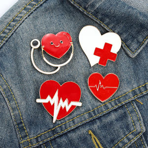 Broches Médicos Pines de Enfermera Estetoscopio Corazón Electrocardiograma Pin de Solapa Esmaltado Insignias Joyería de Metal Regalos para Doctor Venta al por Mayor - Product Image 3