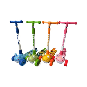 Un patinete popular para niños con altura ajustable, material plástico plegable y ensanchado, adecuado para todas las edades - Product Image 1