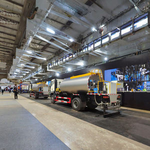 Dongfeng 10 tonnes distributeur d'asphalte intelligent <span class=keywords><strong>camion</strong></span> direction droite pulvérisateur de bitume de carburant diesel nouvel état manuel - Product Image 4