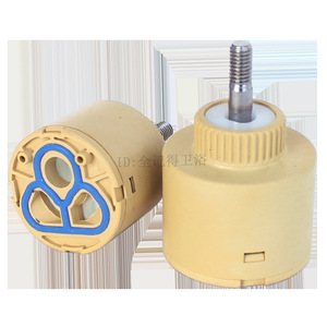 Válvula de Grifo en Cascada Giratoria de 360 Grados con Bola de Vidrio, Válvula de Grifo de Bola de Alta Calidad - Product Image 1