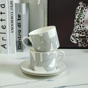 Offre Spéciale 4 pièces de luxe nordique noir et blanc piste Restaurant ensemble assiettes en porcelaine avec boîte-cadeau - Product Image 4