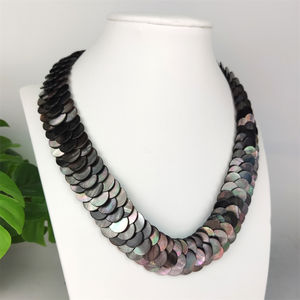 天然ブラックマザーオブパールフィッシュスケールビーズネックレスボヘミアンスタイルビーチジュエリー貝殻ネックレスメーカー売れ筋 - Product Image 2