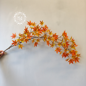 กิ่งเมเปิ้ลประดิษฐ์ที่เหมือนจริง ใบไม้สีส้มและสีเหลืองสดใสสำหรับตกแต่งในฤดูใบไม้ร่วงและงานต่างๆ - Product Image 6