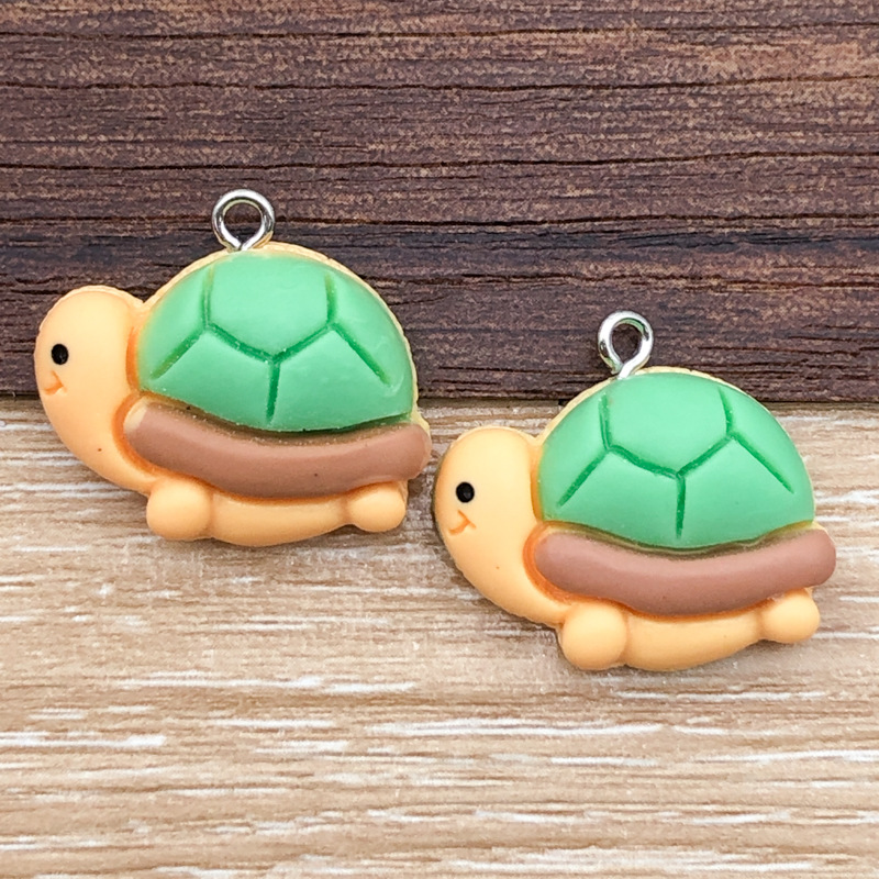 Una linda tortuga de resina verde, 24*22 mm, 2,3 g, 17074