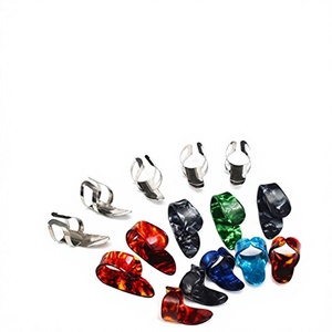 Juego de 15 Púas de Guitarra de Acero Inoxidable para Dedo Índice y Púas de Celuloide para Pulgar, Duraderas, en Empaque OPP, de China - Product Image 1