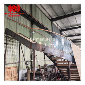 Escalier incurvé d'art avancé jumelé à des balustrades en <span class=keywords><strong>fer</strong></span> forgé à la main Marches en bois en acier inoxydable adaptées à la décoration de villa - Product Image 3