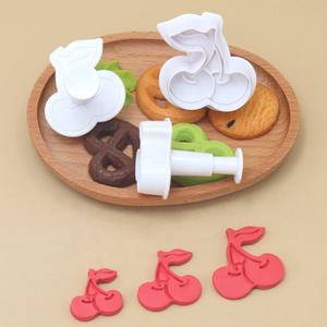 Lot de 3 <span class=keywords><strong>emporte</strong></span>-pièces écologiques en plastique pour biscuits, résistants au lave-vaisselle, design créatif cerise printanière - Product Image 2