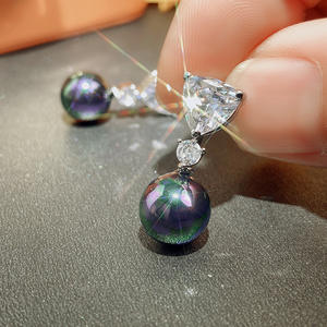 Pendientes de moda con colgante de bola de circonita de cristal para mujer, joyería de fiesta, corte trillón, engaste de garra, perla de imitación - Product Image 3