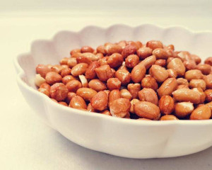 Proveedor OEM de Cacahuetes de Vietnam, Cacahuetes Tostados con Sabor Original, Dulces con Piel, Bajos en Grasa, Textura Suave, a Granel, OEM, Personalizados, para Exportación en Bolsa - Product Image 1