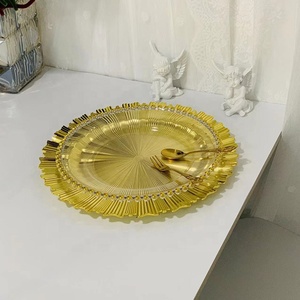 Assiettes de présentation en plastique irrégulières dorées en gros pour la décoration de mariage - Product Image 5