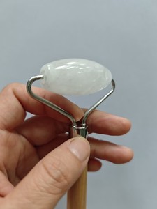 Wholesale <strong>Facial</strong> Massage Roller Custom logo Natural Crystal Face <strong>Massager</strong> with Box High Quality White Crystal Roller