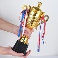 Personnalisé Vente Chaude de Haute Qualité Champions Métal Couronne Grande Coupe Football Football Trophée Coupe Sport Match Trophées Médailles & Plaques