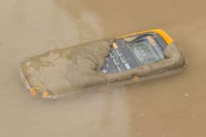 Multimètre numérique Fluke 87V MAX True-RMS, robuste, étanche, anti-poussière, indice de protection IP67, autonomie de la batterie de 800 heures, intégré CN/GUA - Product Image 4