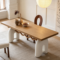 Table et chaises de salle à manger en bois massif style crème français moderne, couleur bois naturel, 8 places