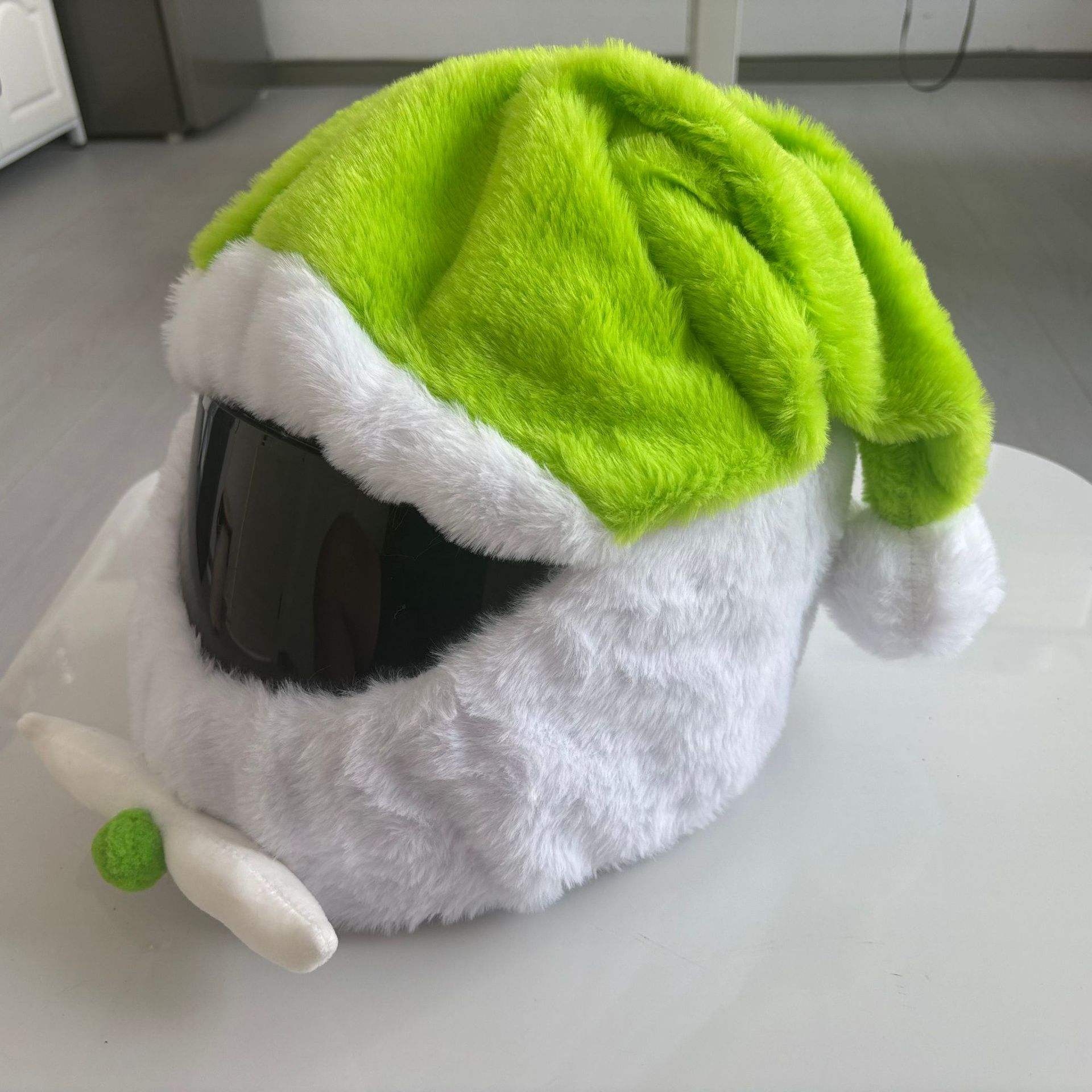 หมวกคริสต์มาสรถจักรยานยนต์สีเขียว (ขนกระต่าย)