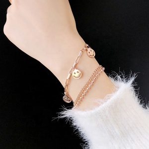 Fancy Jewelry gold disco in acciaio inossidabile sorriso sorridente incisione del viso charms braccialetti a catena spessa a triplo strato per donne ragazze - Product Image 4