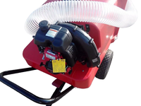 Nouvelle Arrivée : Remorque Nettoyeur d'Écurie Rouge Motorisée Haute Productivité – Machine d'Aspiration de Fumier pour Nettoyage Rapide des Paddocks Équestres