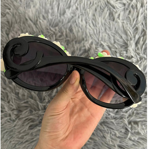 Occhiali da Sole di Lusso, Avanguardisti e Personalizzati con Doppio Cerchio Geometrico e Strass, Occhiali da Sole Divertenti per Feste - Product Image 3