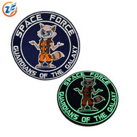 Patch brodé GUARDIANS OF THE GALAXY qui brille dans le noir, personnalisé, machines à broder du Guangdong, forme cœur et fleur pour chapeaux