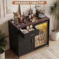 Meuble bar industriel en bois pour café et spiritueux avec mini-réfrigérateur, prise électrique, tiroir de rangement et porte-verres à vin pour cuisine domestique