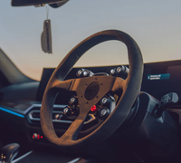 Volant de course personnalisable avec moyeu renforcé, cadre résistant aux chocs et prise ergonomique pour une installation rapide