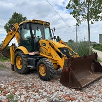 Chargeuse-pelleteuse sur pneus JCB 3CX d'occasion, moteur diesel 68 kW, pompe, entretien facile, faible nombre d'heures de fonctionnement, d'origine