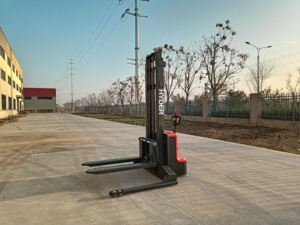 Nuovo <span class=keywords><strong>1.5t</strong></span> Capacity Wide Leg pedonali <span class=keywords><strong>Pallet</strong></span> elettrico Stacker con 3m 3.5m altezza di sollevamento - Product Image 2