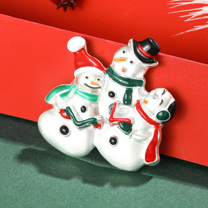 Broche de Navidad con diseño de familia de muñecos de nieve, con sombreros y bufandas esmaltados, para <span class=keywords><strong>abrigos</strong></span> y solapas festivos, 40x41mm, 6 colores - Product Image 4