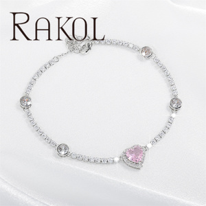 Bracelet Rakol BP6007 élégant en forme de cœur rose en zircon plaqué argent, zircon cubique glacé, bijoux de mode pour femmes - Product Image 1