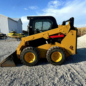Chargeuse compacte Caterpillar d'occasion de haute qualité 236D/242D/262C/272D, moteur diesel, transmission 4x4, charge nominale de 9 tonnes, roulement moteur - Product Image 1
