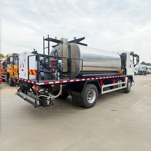Camion de distribution <span class=keywords><strong>d</strong></span>'asphalte 10 tonnes ISUZU GIGA, camion pulvérisateur de bitume, <span class=keywords><strong>prix</strong></span> usine, à vendre - Product Image 5