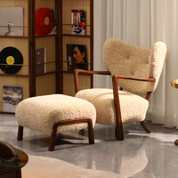 Fauteuil de détente style Wabi Sabi en tissu Teddy avec repose-pieds, fauteuil d'appoint rembourré à structure en bois massif pour salon