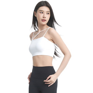 Venta al por mayor de camisetas cortas de gimnasio con logotipo personalizado de las mujeres camisola moda caliente Fitness entrenamiento integrado sujetador estilo corto deportes Yoga desgaste - Product Image 5