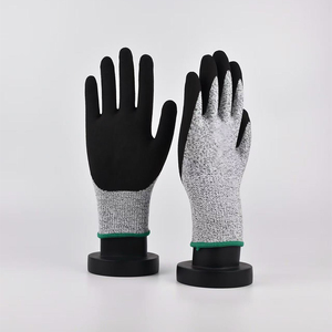 कस्टम लोगो 13-गेज कट प्रतिरोधी दस्ताने स्तर 5 सुरक्षा और तेल प्रतिरोधी रेतीला कोटिंग के साथ - Product Image 3