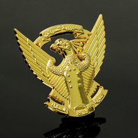 Insigne en métal émaillé avec logo personnalisé Accessoires de décoration Souvenirs Ailes épingles en métal pour vêtements Casquettes