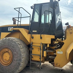 Cargadora de Ruedas Caterpillar 980G Modelo 2020, Capacidad de Carga Nominal de 45 Toneladas, Cabina Cerrada Amarilla, Neumáticos Todoterreno Grandes, Motor y Bomba - Product Image 2