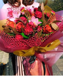 Rouleau de filet ajouré de style arrondi 60cm*4.5m pour emballage de bouquets de fleurs, idéal pour les fleuristes - Product Image 3
